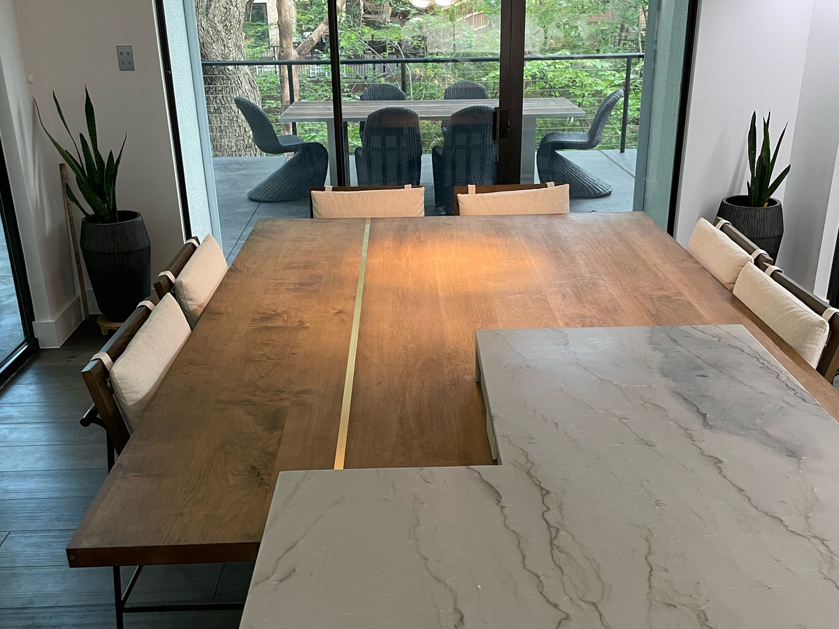 Michelle Lynne Table